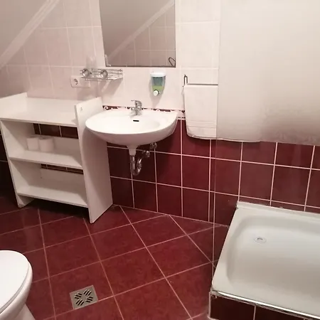 Iglodi Panzio Penzion Kunszentmárton
